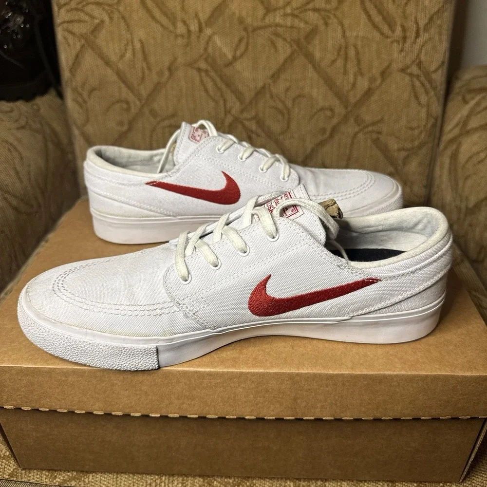 Nike nice stains